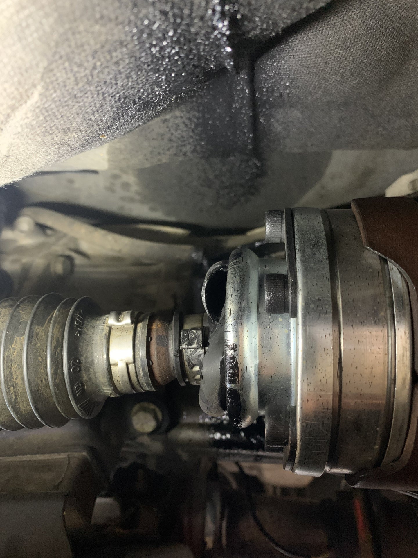 Front driveshaft CV boot keeps blowing out | Jeep Commander Forum